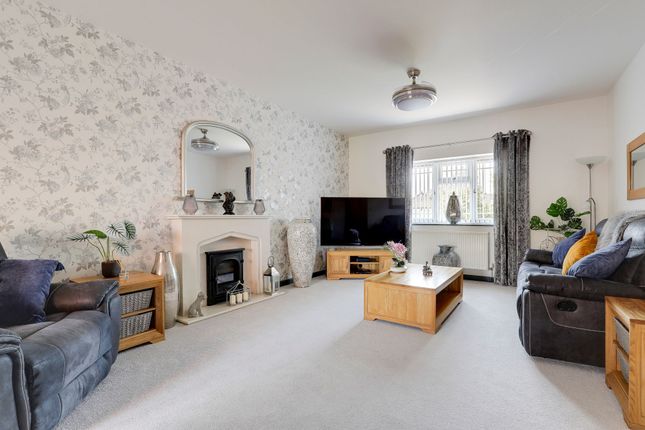 74 Springfield Avenue, Nottingham photo 2