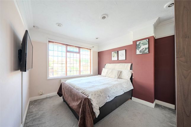 11, Troydale Grove, West Yorkshire photo 4