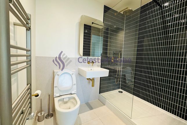 Thumbnail Triplex to rent in Starboard Way, London