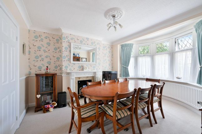 27, Woodlands Avenue, Worcester Park photo 4