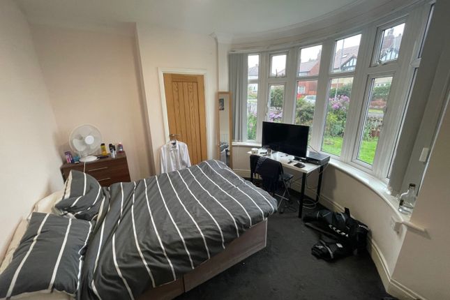 33, St. Annes Road, Leeds photo 5