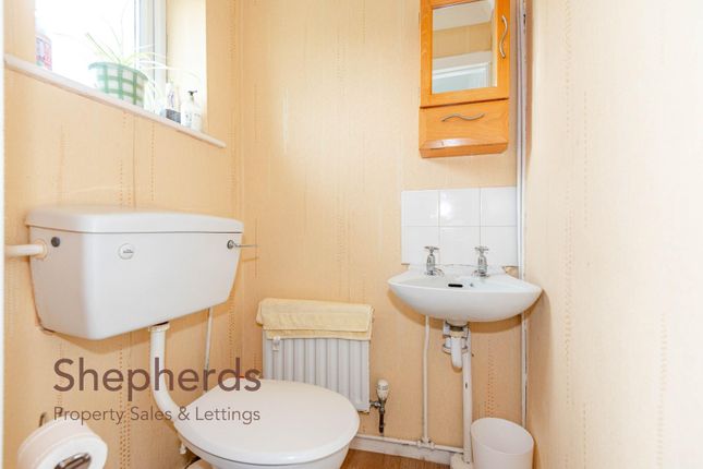 104, Lampits, Hoddesdon photo 4