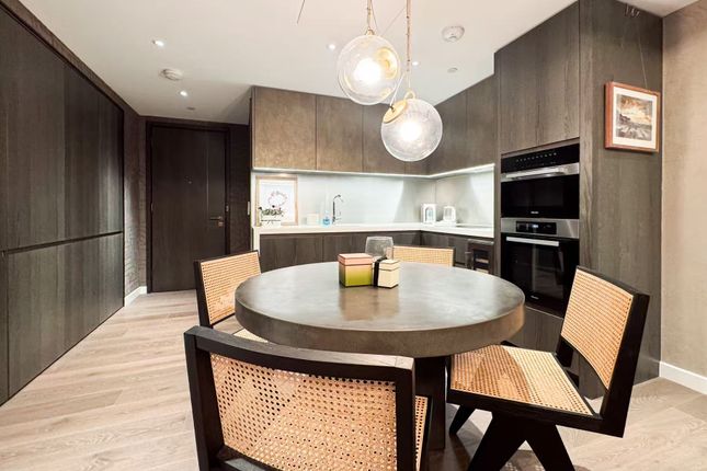 A2507, Carnation Way, London photo 4