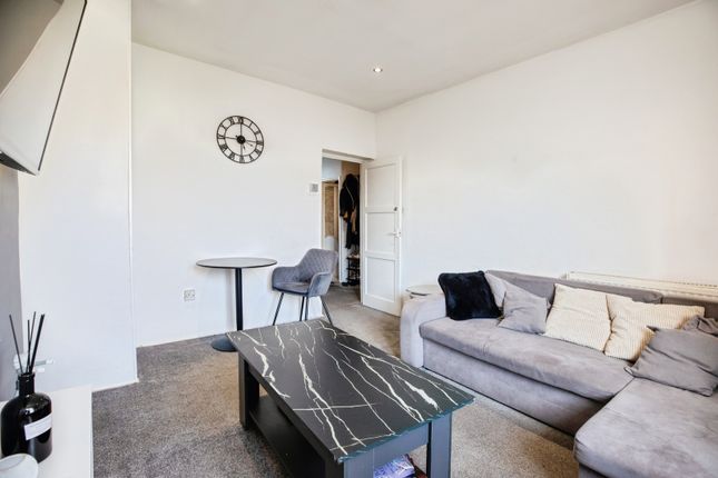Flat 44 Acworth House,, Barnfield Road, London photo 2