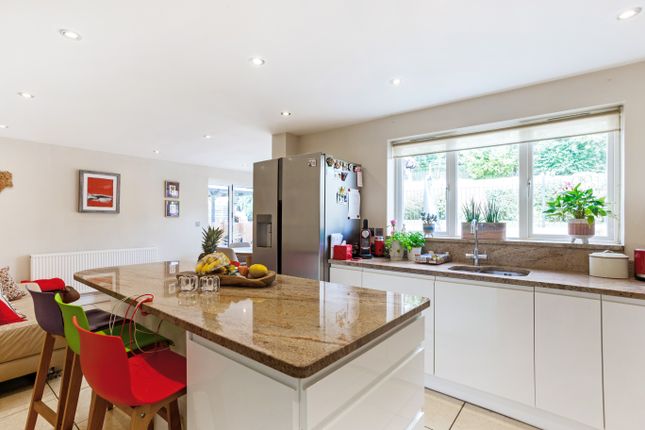 32, Cottrell Close, Hungerford photo 2