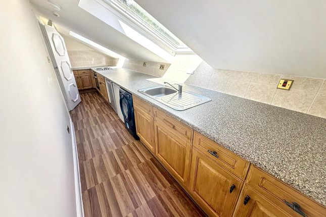 7 Woodleigh Hall Mews, Leeds photo 2
