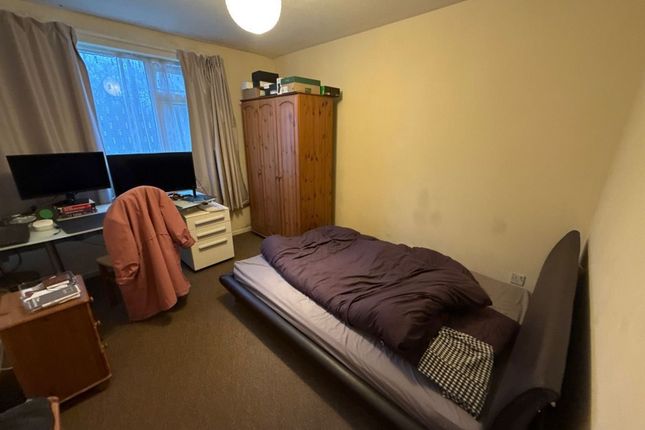 56 Dalford Court, Telford photo 4