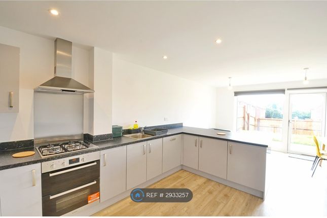 Clover Way, Stoke Gifford, Bristol photo 4