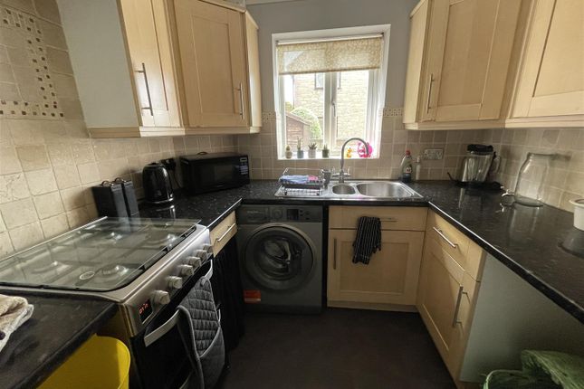 3, Mulberry Gardens, Crewkerne photo 2