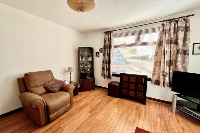 Muir Street, Stenhousemuir photo 2