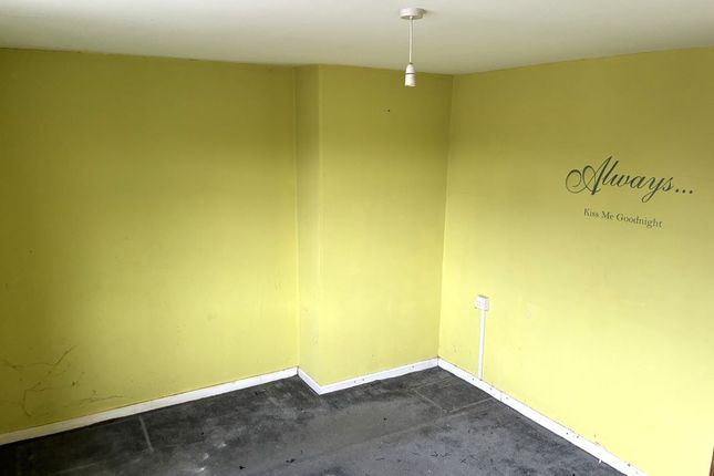 51, Derwydd Avenue, Ammanford photo 5
