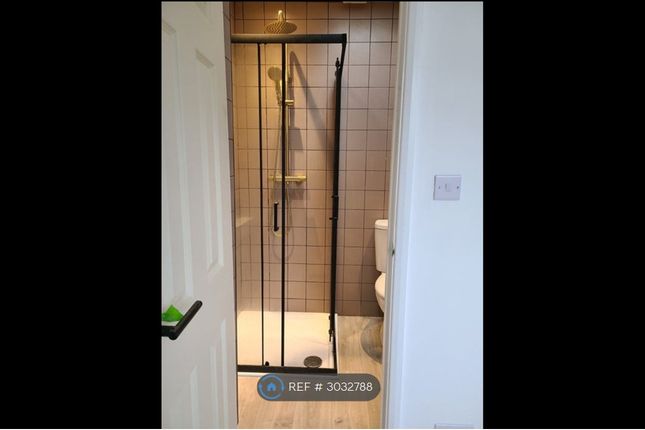 Flat H, Wisteria Road, London photo 3