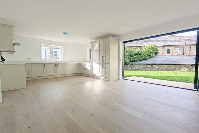 New Build Bungalow, Park Avenue, Newmarket photo 2
