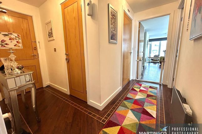 190, Roma, Watkiss Way, Cardiff photo 3