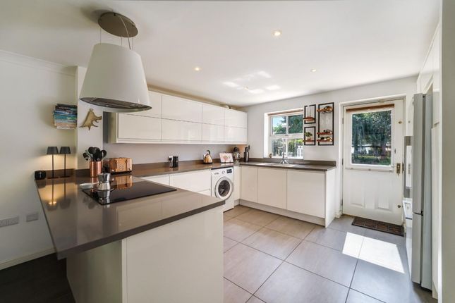 1 Jenner Way, Epsom photo 4