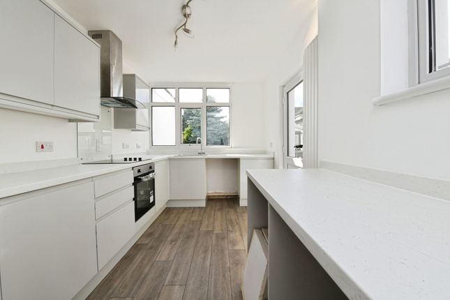 24, Eastern Road, Essex photo 4