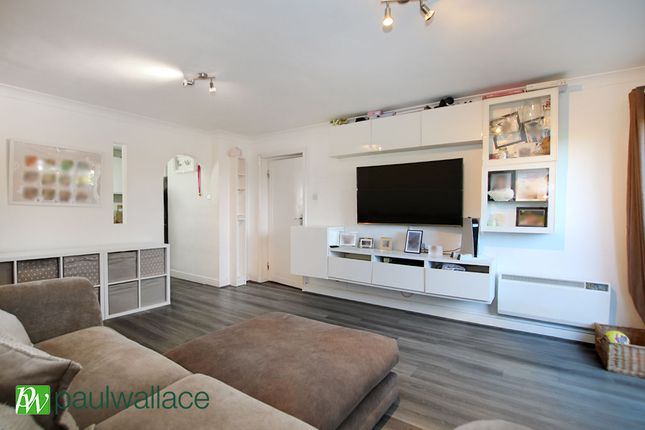 7, Valley View, Waltham Cross photo 3