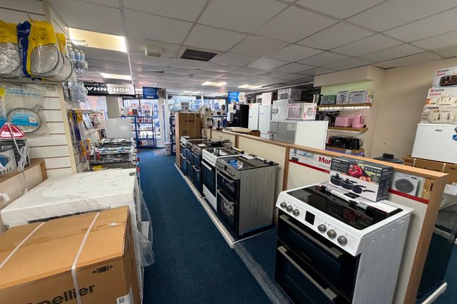 27 High Street, Bargoed photo 5