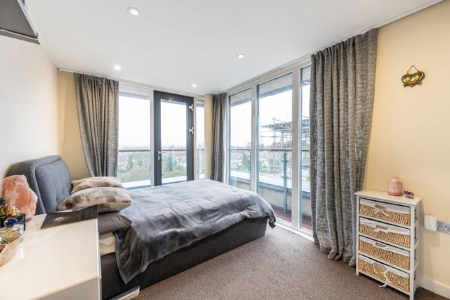 Flat for sale in Elm Road, Wembley