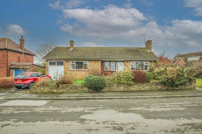 Thumbnail Detached bungalow for sale in Linkway Road, Brentwood
