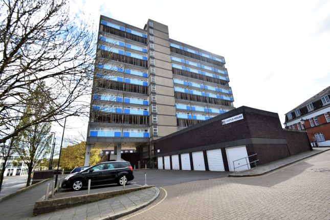 Flat for sale in Castle Way, Southampton, Hampshire