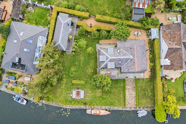Willow Hayne,, Pharaohs Island, Shepperton photo 4
