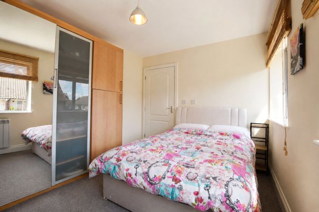 10, Forest Court, Epping, Essex photo 5