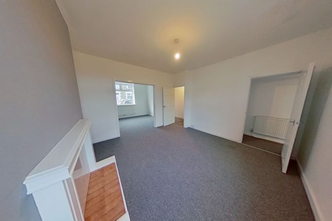 25, Hanbury Street, Pengam photo 3
