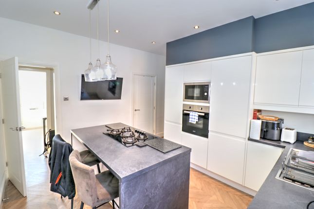 38, Hawthorn Street, Manchester photo 4