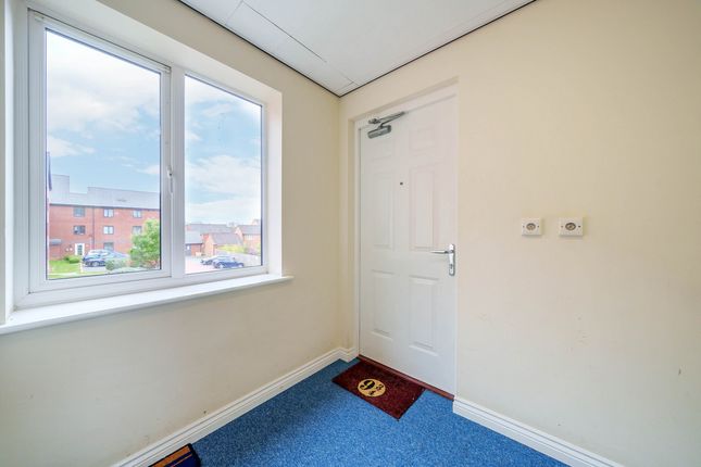 Flat for sale in Kirkistown Close, Rugby