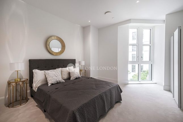Flat to rent in , London