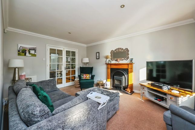 9, Leaf Close, Nottingham photo 3