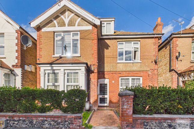 1-bed flat on Flat 3, 24 Richmond Avenue, Bognor Regis, £130,000