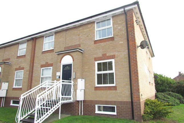 Flat to rent in Stour View Court, Stour Road, Harwich, Essex