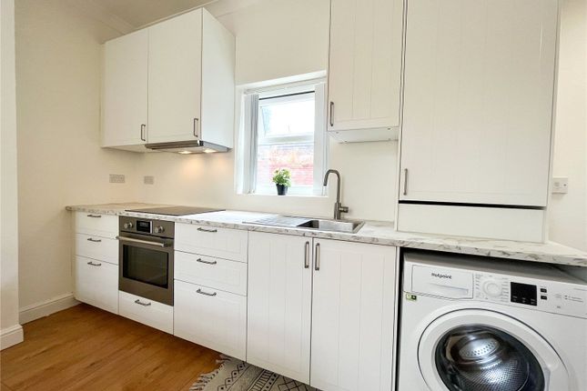 4, George Street, Mossley photo 4