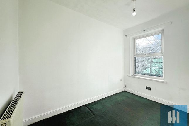 3, Buckrose Terrace, Huddersfield photo 2