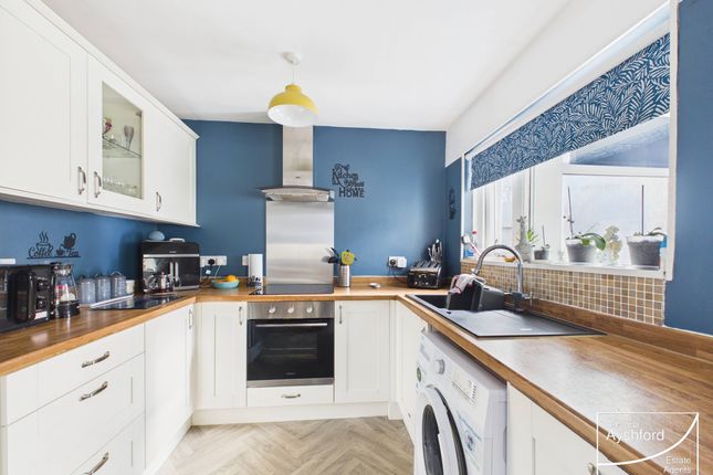 67 Elm Park, Paignton photo 4