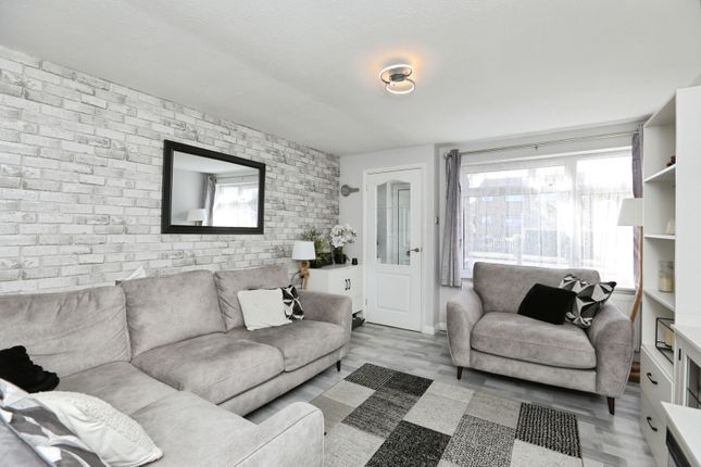 46, Windmill Rise, Kent photo 2