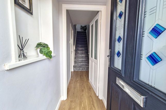 2, Beechwood Close, Jarrow photo 4