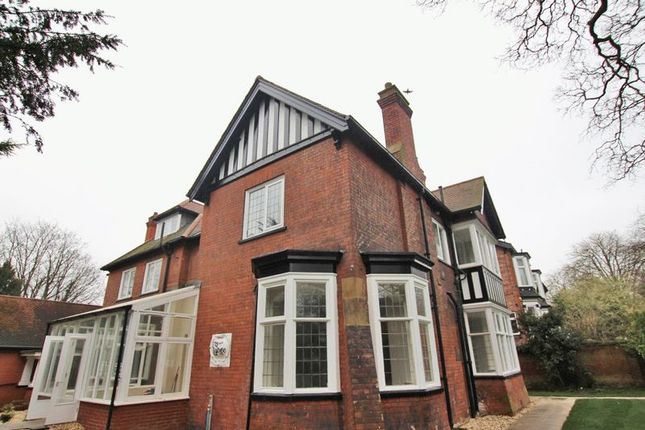 Thumbnail Flat to rent in The Lodge, Abbey Road, Grimsby