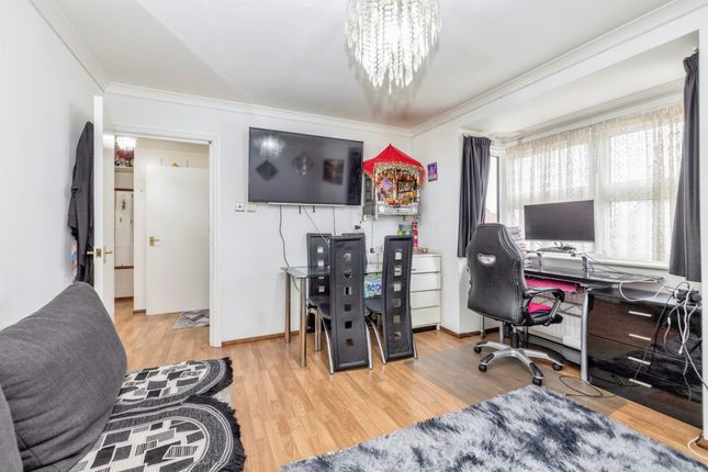 Flat for sale in Cardinal Way, Wealdstone, Harrow