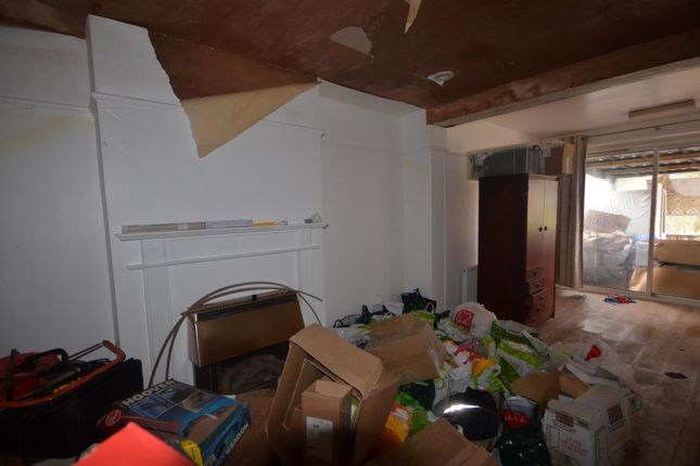 156, Windermere Avenue, Wembley photo 3