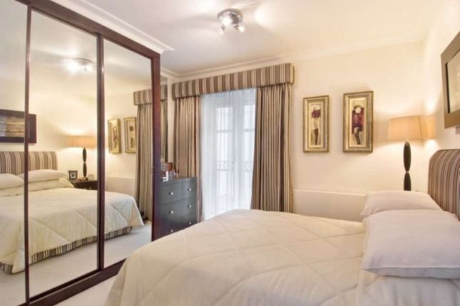 18 Oak Lodge, Oak Lodge, London photo 3