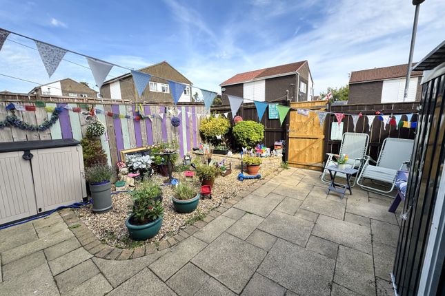 36, St. Leonards Close, Peterlee photo 2