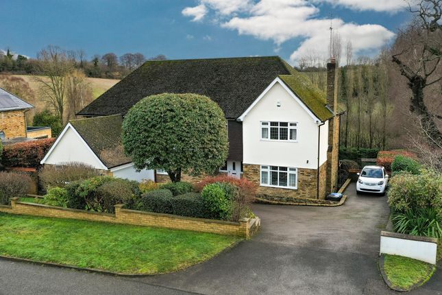 Thumbnail Detached house for sale in Silverthorn Drive, Longdean Park, Hertfordshire