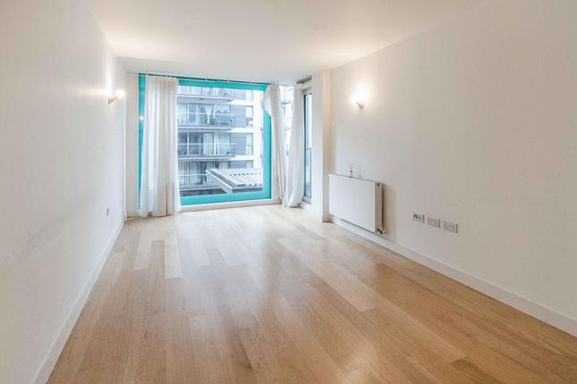 1-bed flat on Cardinal Building,Flat 319, Station Approach, Hayes, £200,000