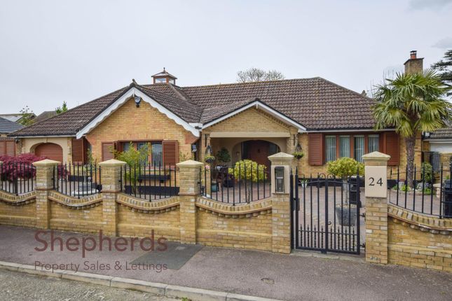 Thumbnail Detached house for sale in Littlebrook Gardens, Cheshunt, Waltham Cross