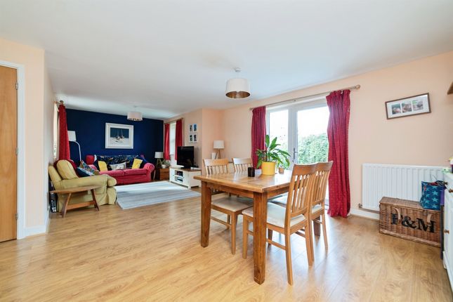 14, Tynan Close, Royston photo 4