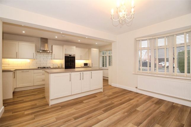 19, Johns Close, Hinckley photo 4