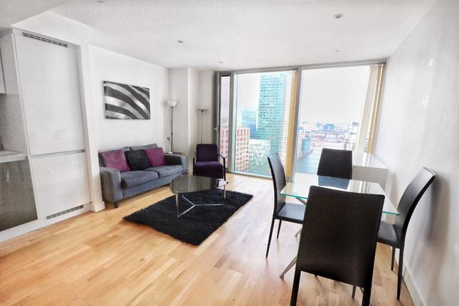 Thumbnail Flat for sale in The Landmark East Tower, 24 Marsh Wall, Canary Wharf, London